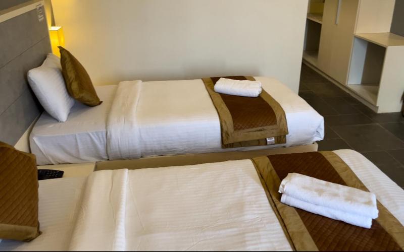 Hotel Dwarawata Dharwad Exteriör bild