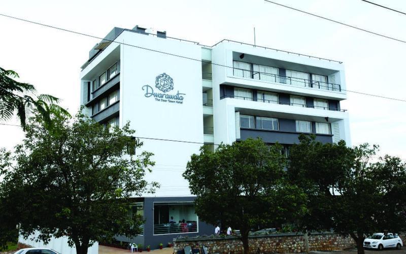 Hotel Dwarawata Dharwad Exteriör bild